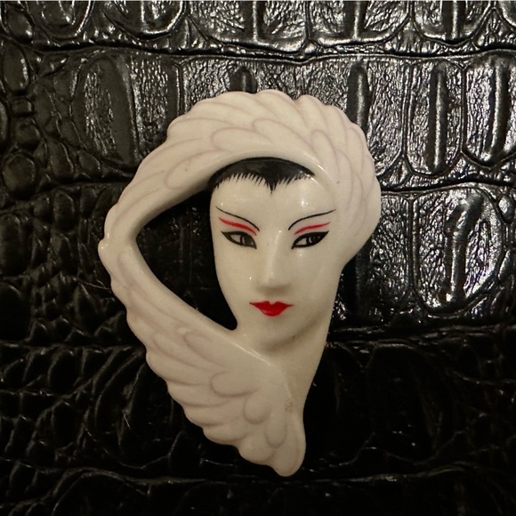 🎉host pick🎉 Cathy Hardwick Mikasa bone china brooch - Picture 5 of 8